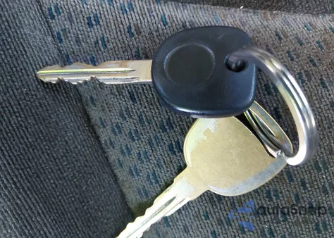 2004 Chevrolet Silverado 1500 Ls из США, поврежденный, VIN 2GCEC13T241402685